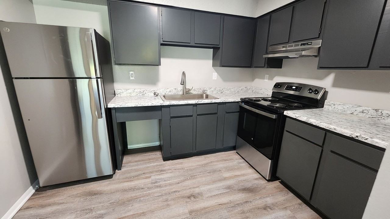 Bethany Place Apartments - Photo 2 of 4