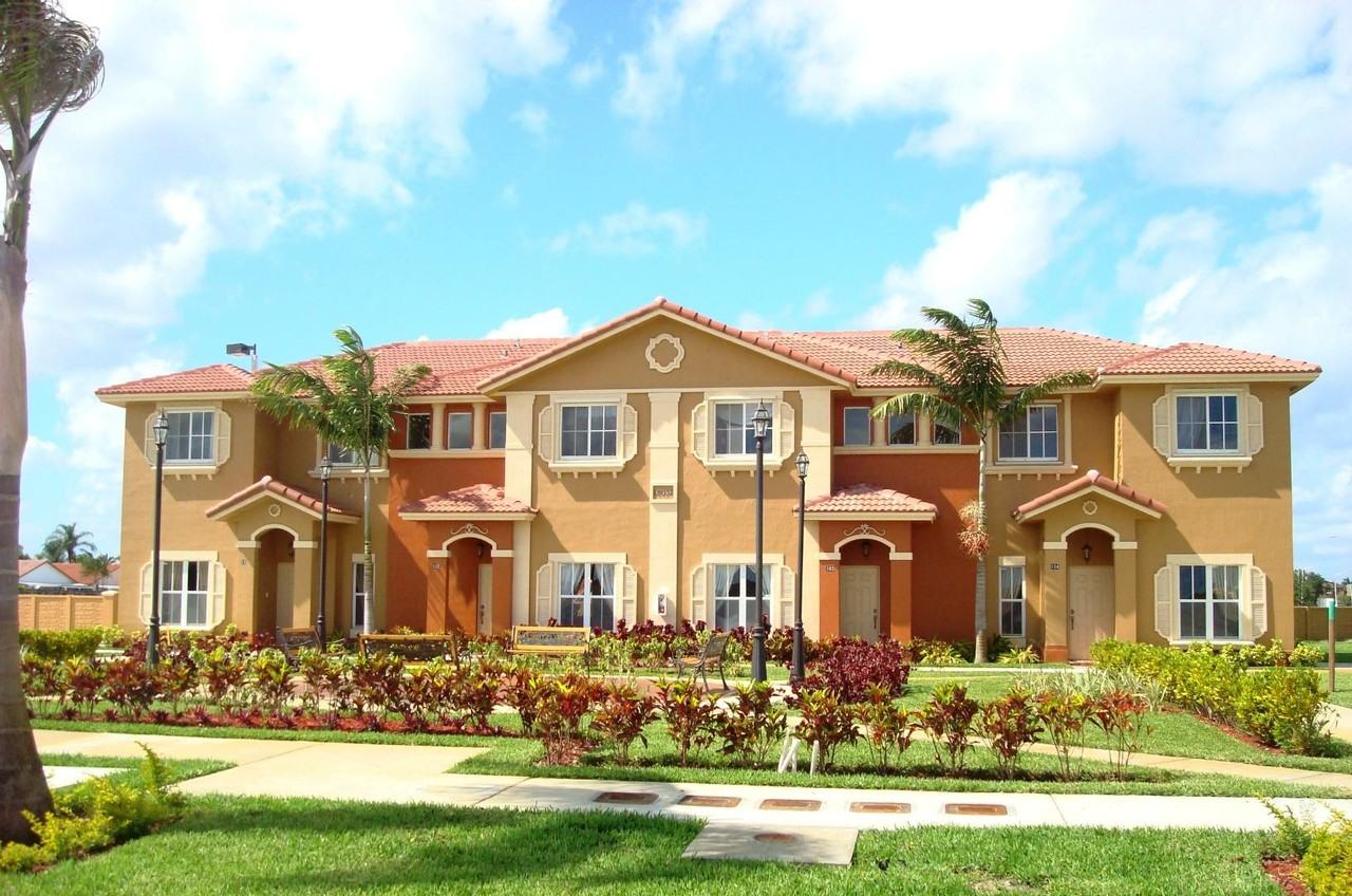 RPG - B06 - 17730 NW 59TH AVE. - Photo 2 of 11