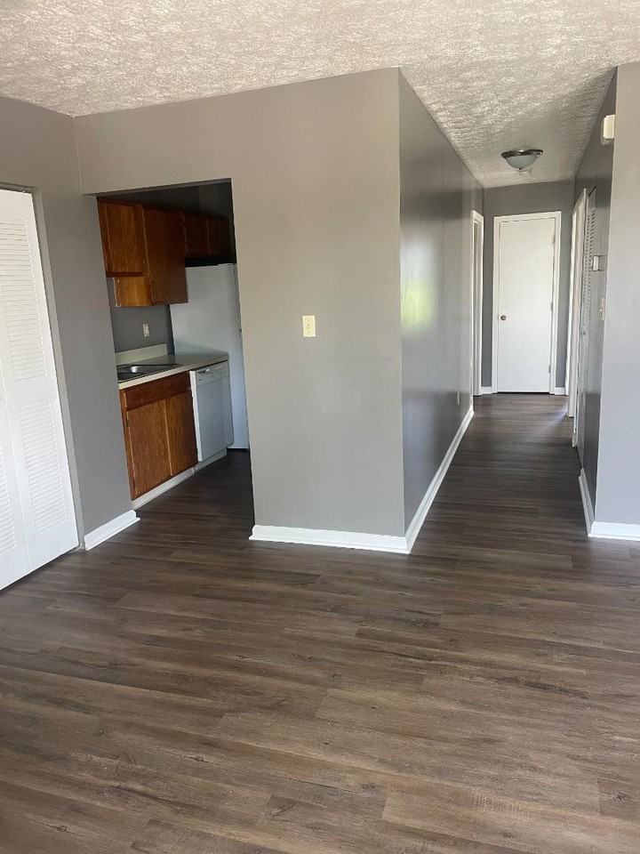 Hickory Hill 1 - Photo 2 of 30