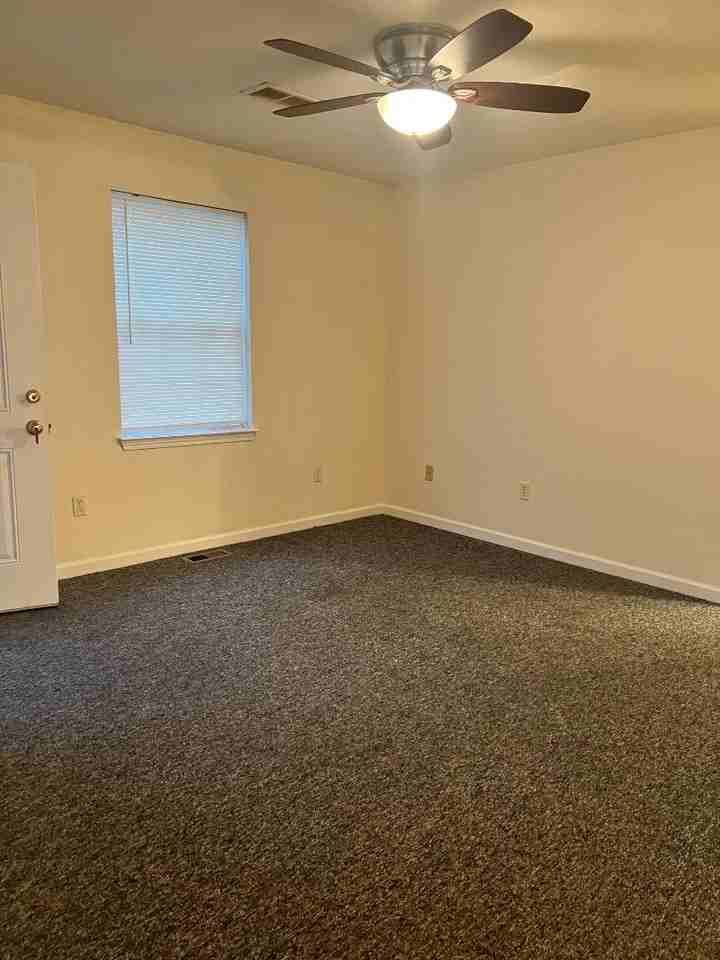 199 South Brook Street - Photo 5 of 10