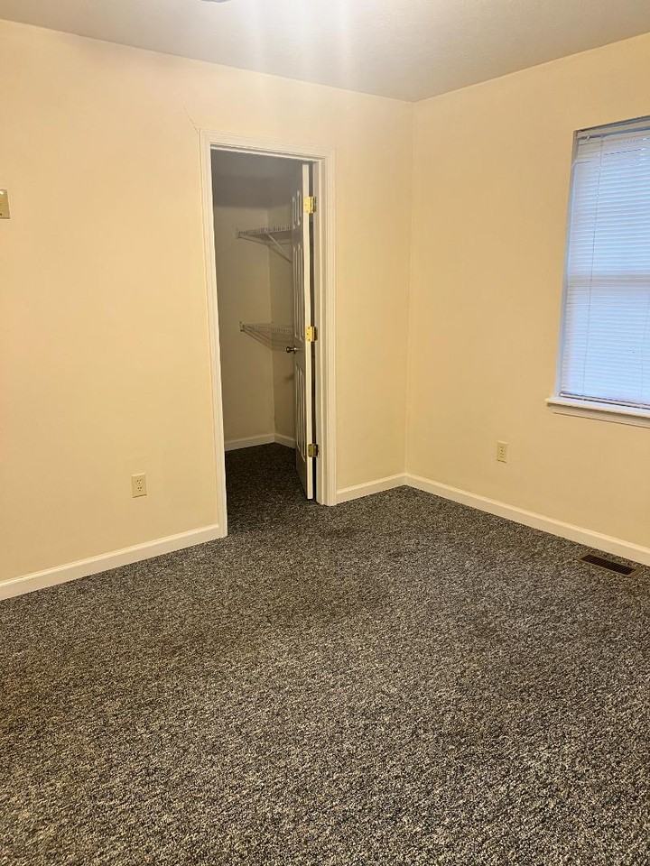 199 South Brook Street - Photo 7 of 10
