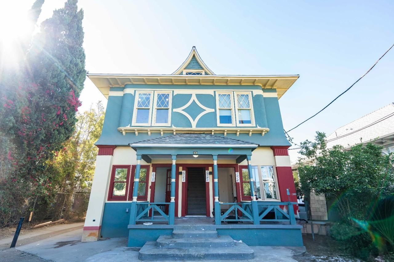 1016 W 21st St - Photo 2 of 22