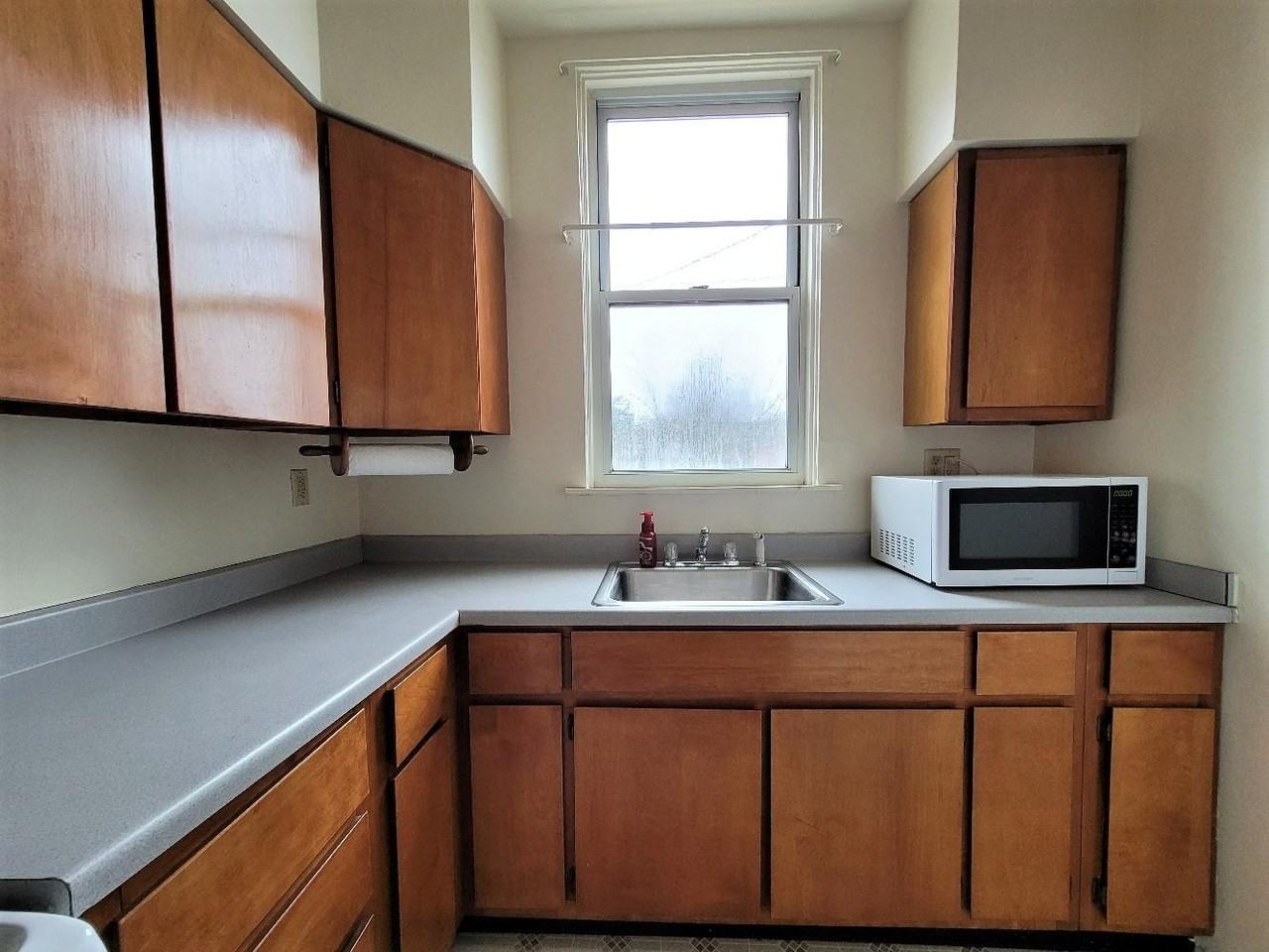 452 Kathleen St - Photo 3 of 20