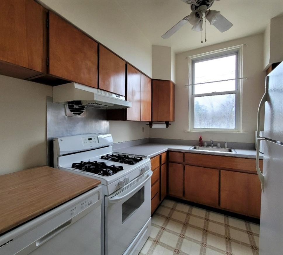 452 Kathleen St - Photo 5 of 20