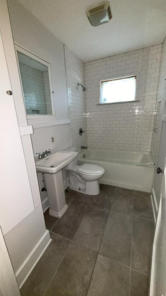 809 Riverview Dr - Photo 2 of 10