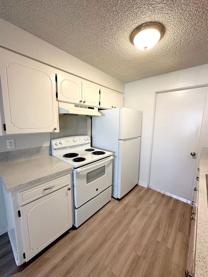 144 Smith Ave #8 - Photo 5 of 18