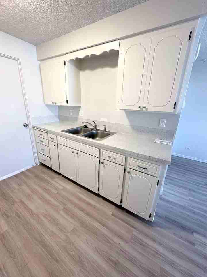 144 Smith Ave #8 - Photo 6 of 18