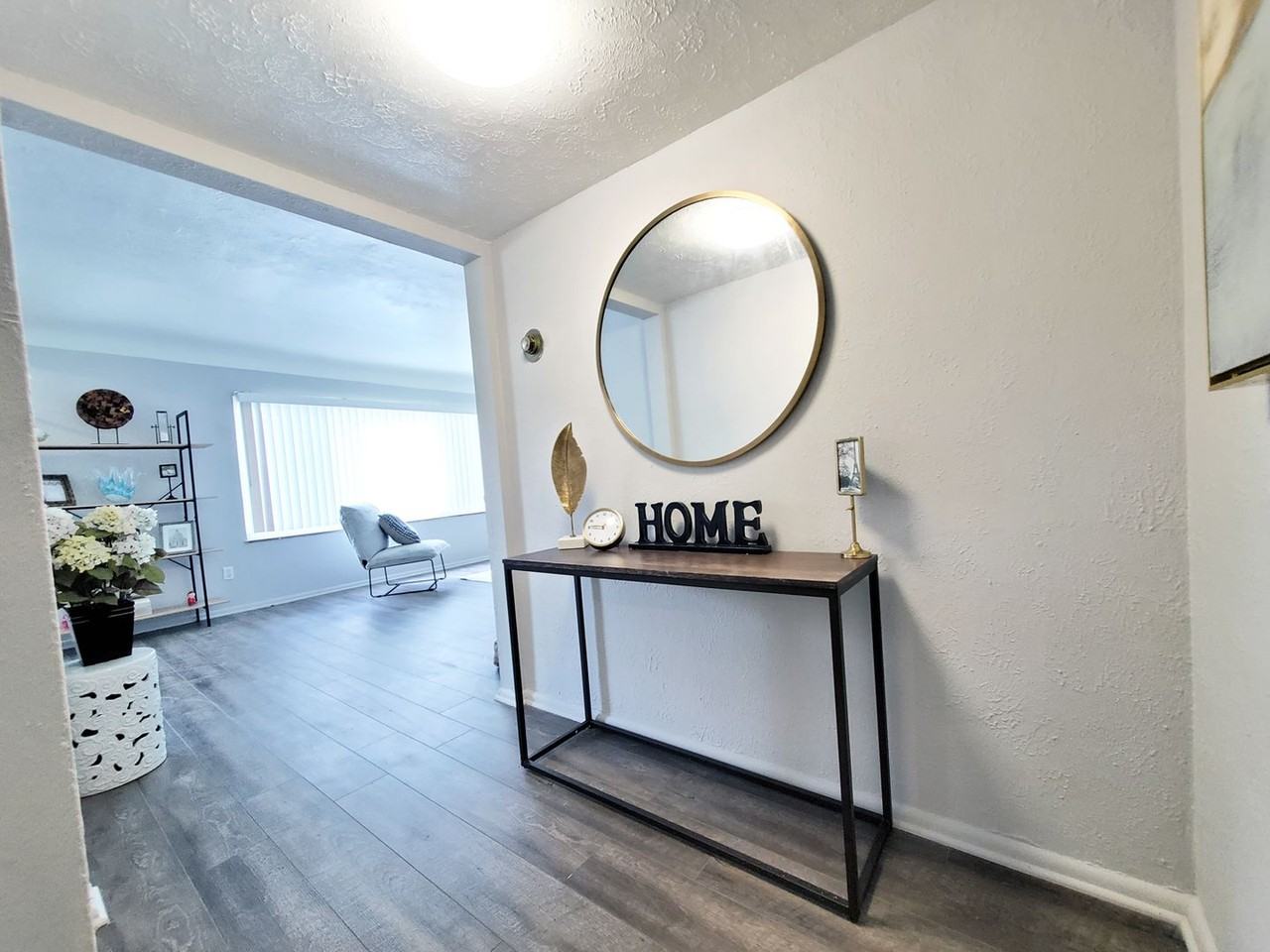 Smartland Lee-Mustang Apartments - Photo 3 of 18