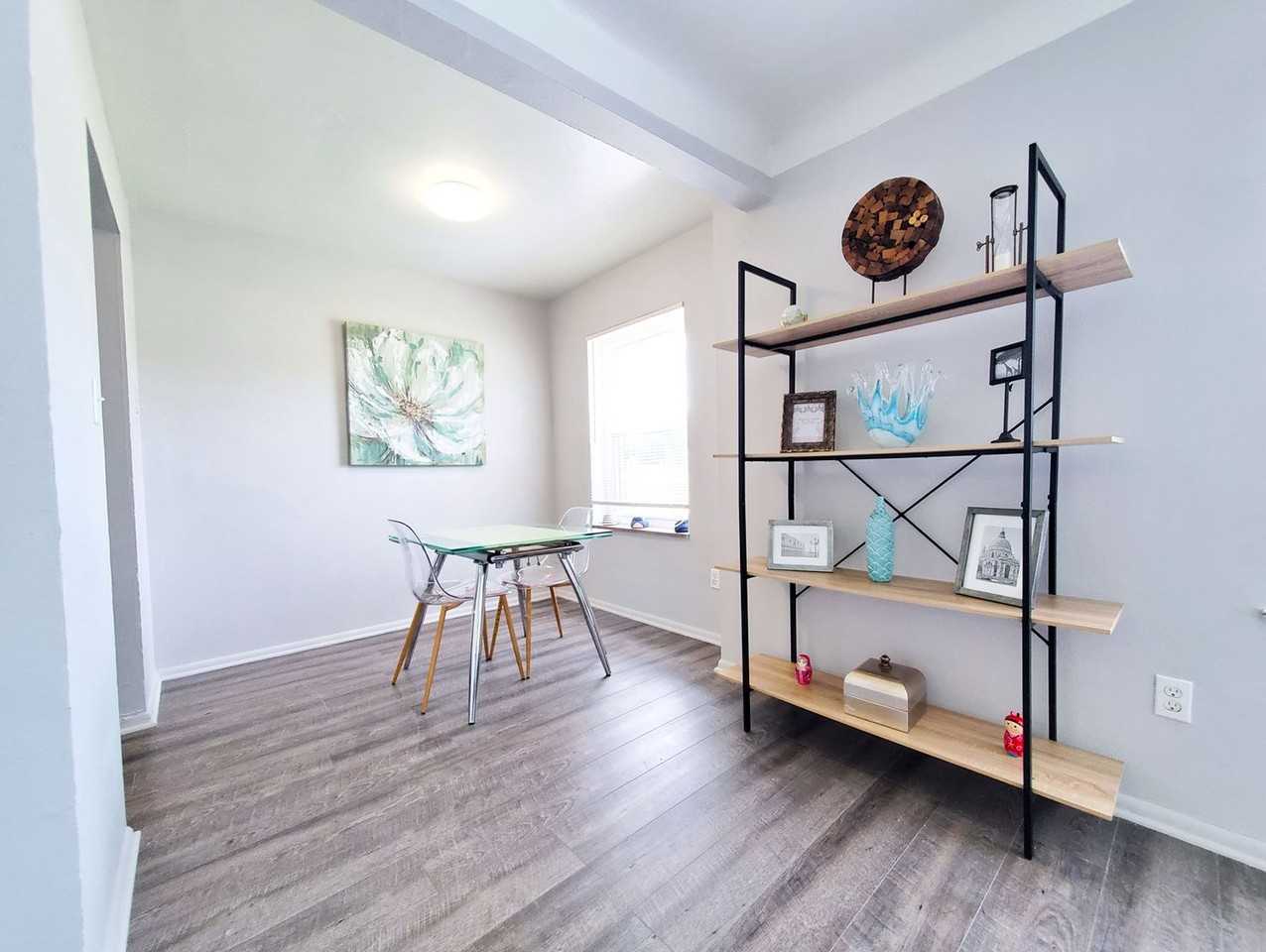 Smartland Lee-Mustang Apartments - Photo 6 of 18