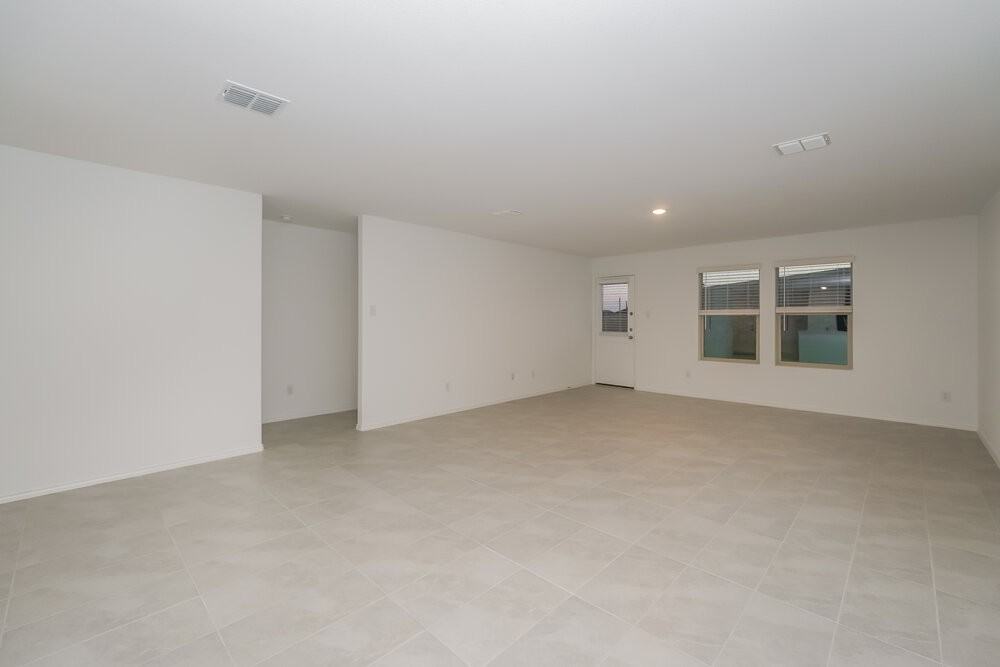 8401 Hollow Bend St - Photo 3 of 16