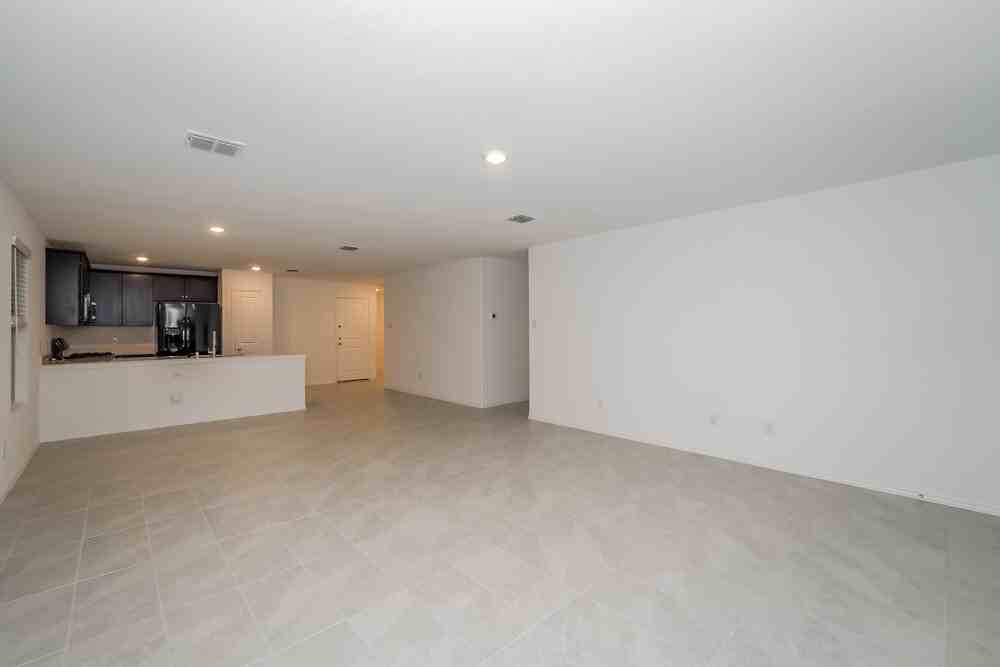 8401 Hollow Bend St - Photo 6 of 16