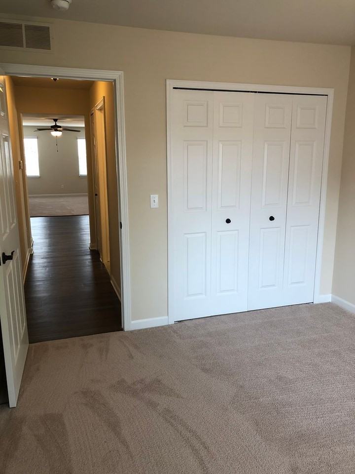 Downtown Shelby Manors Apartments - Photo 6 of 11