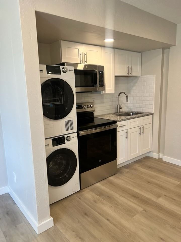 The Sandalwood Apartments | Studio Apartments in Downtown Ocala - Photo 2 of 14