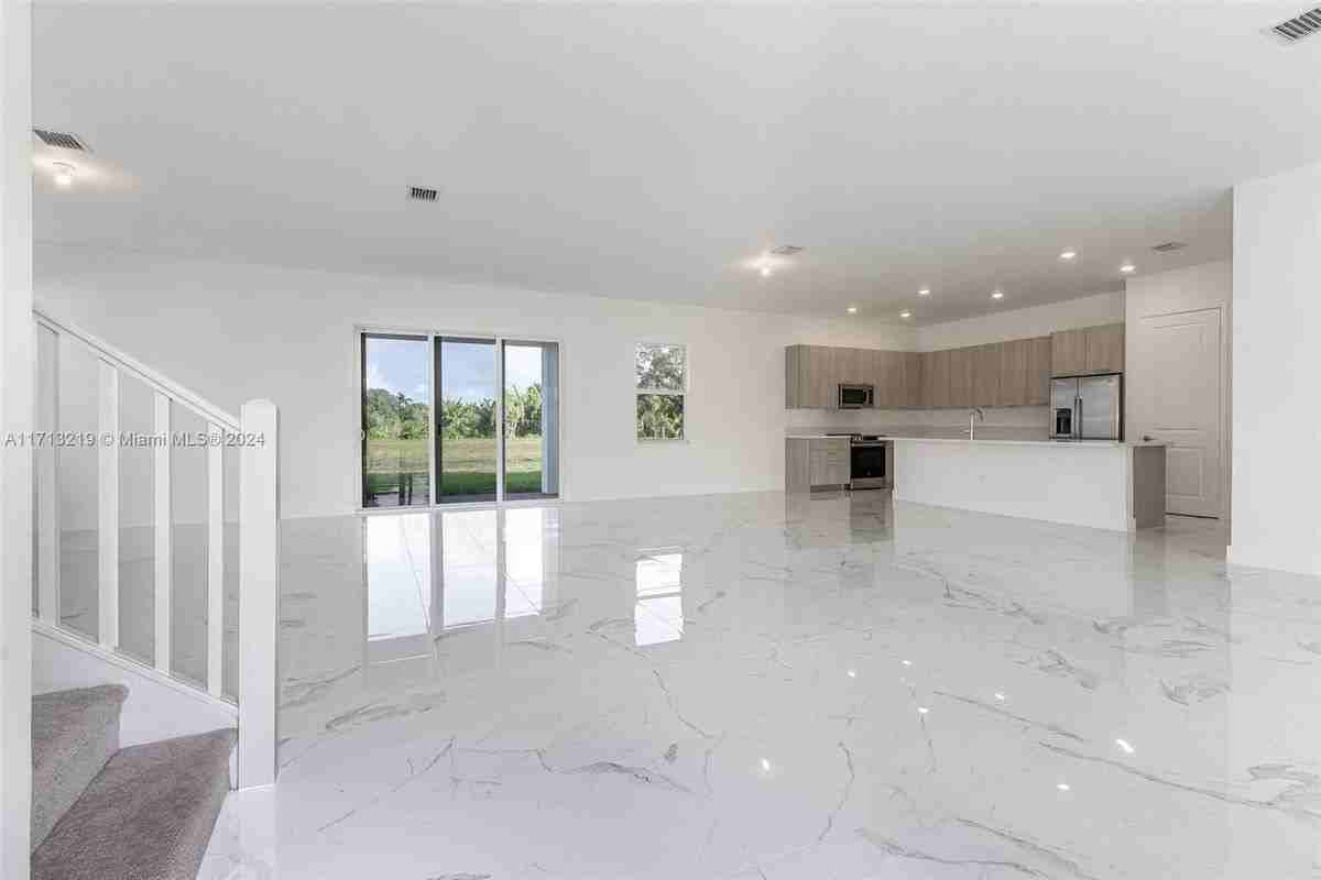 12259 Sw 43rd St ##0 - Photo 2 of 17