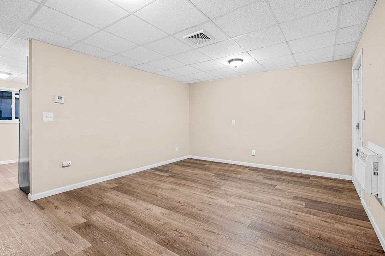 311 Novak St - Photo 3 of 12