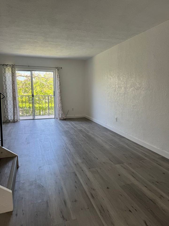 8650 Sw 67th Ave - Photo 7 of 19