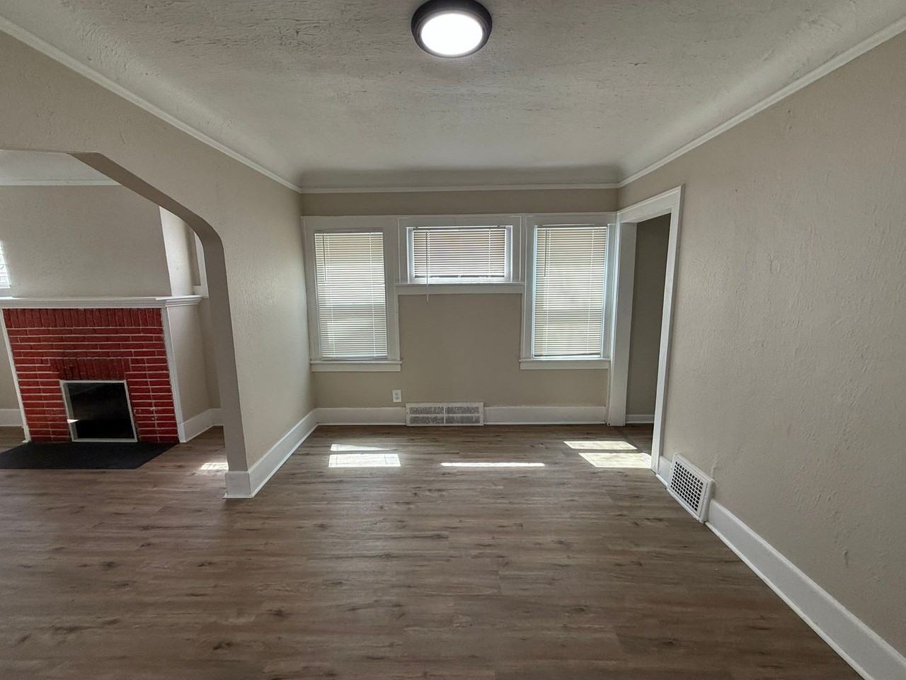 13979 Cherrylawn St - Photo 2 of 8