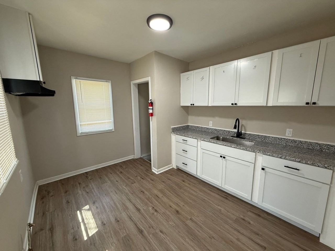 13979 Cherrylawn St - Photo 3 of 8