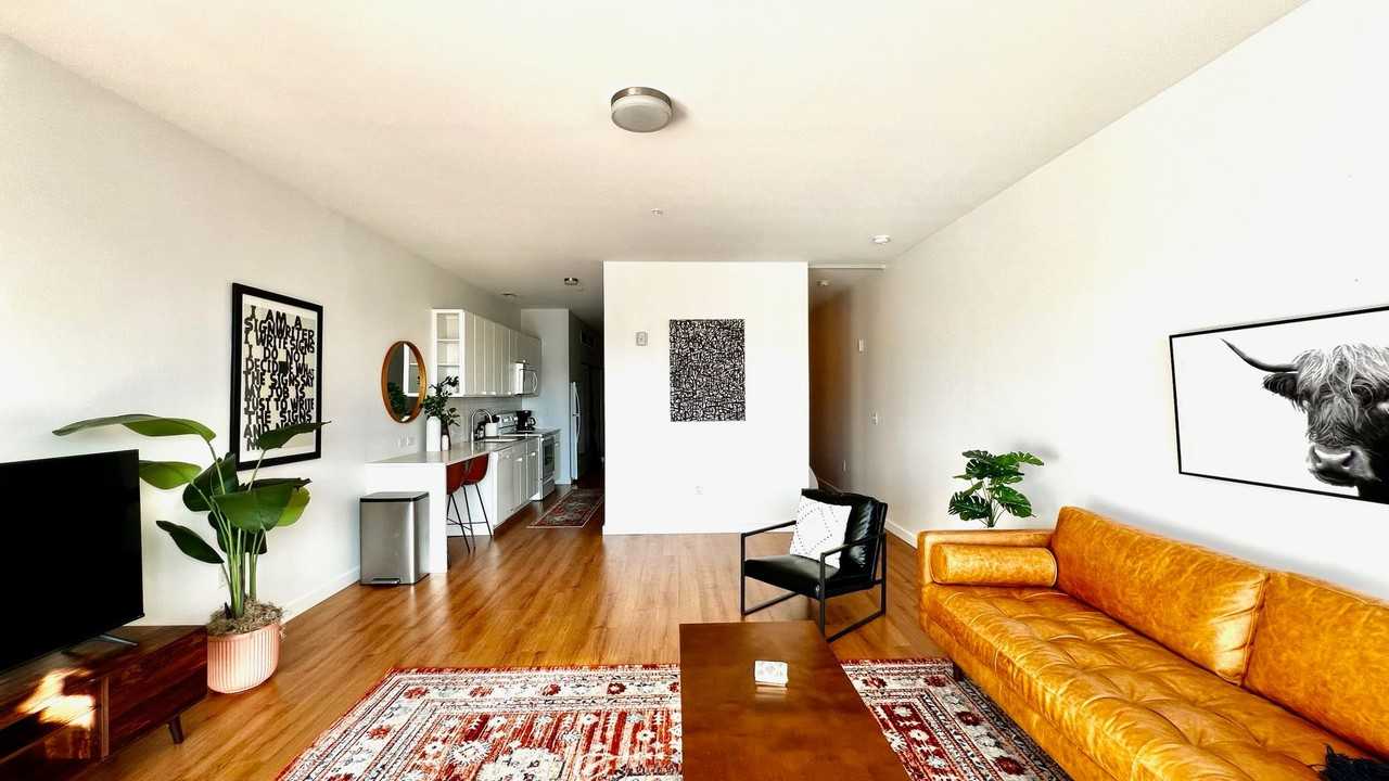 1914 Main Apartments - Photo 4 of 50