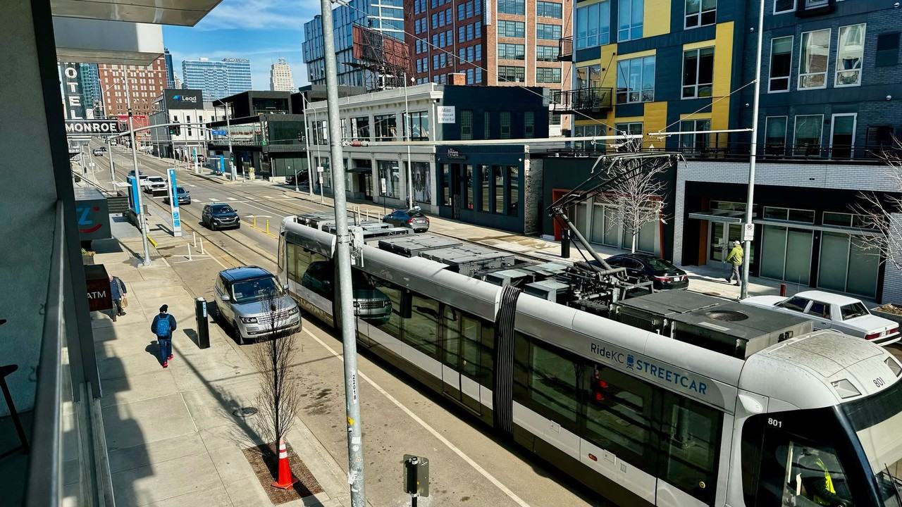 1914 Main Apartments - Photo 6 of 46