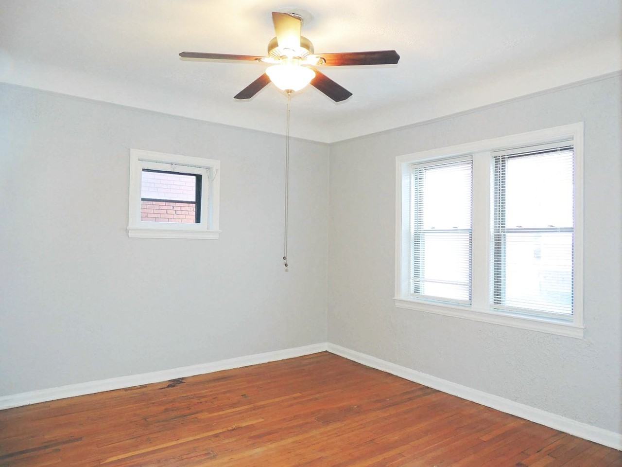 Lee-Yorkshire Apartments - Photo 7 of 18