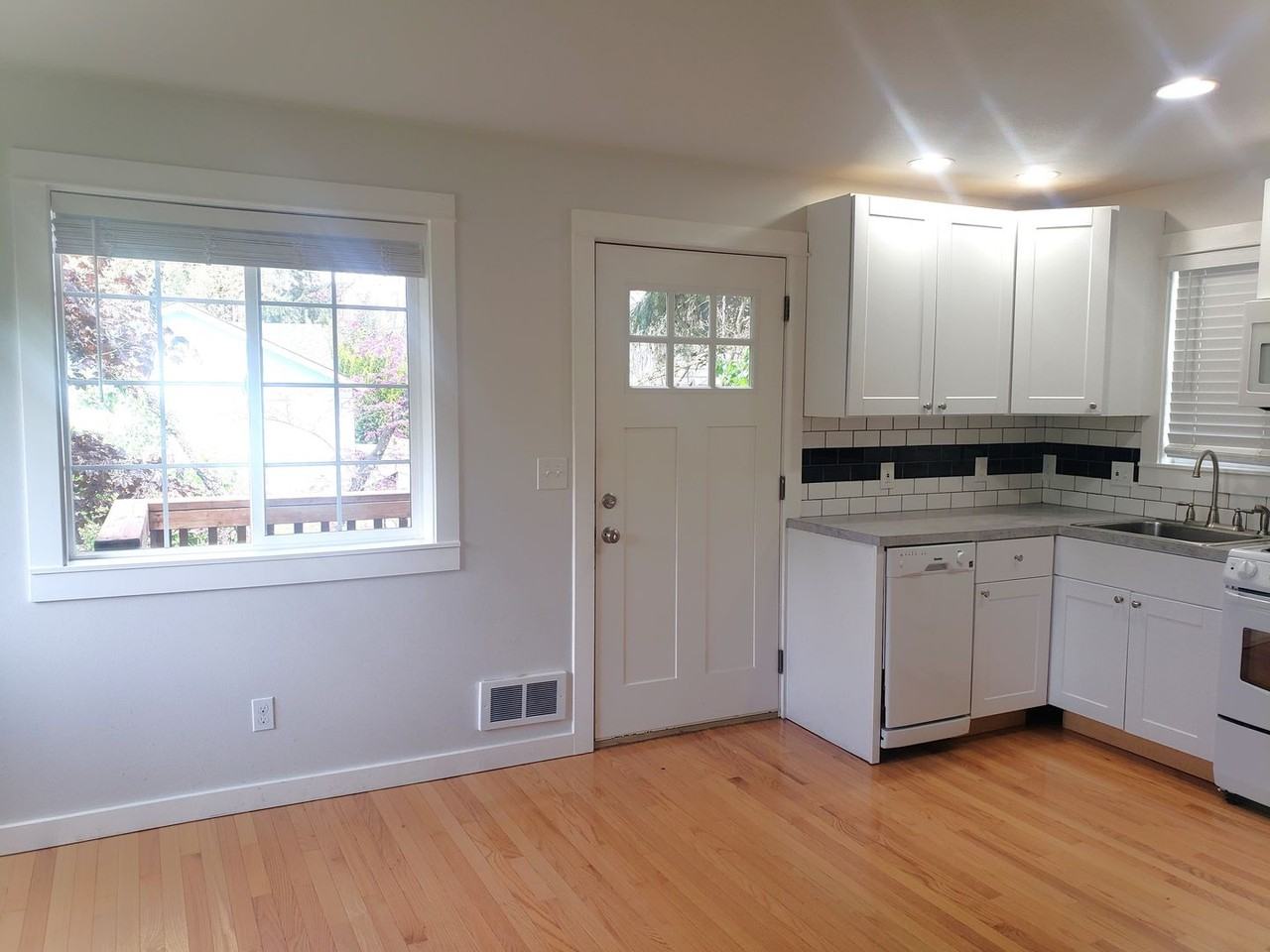 1619 21st Ave - Photo 7 of 18
