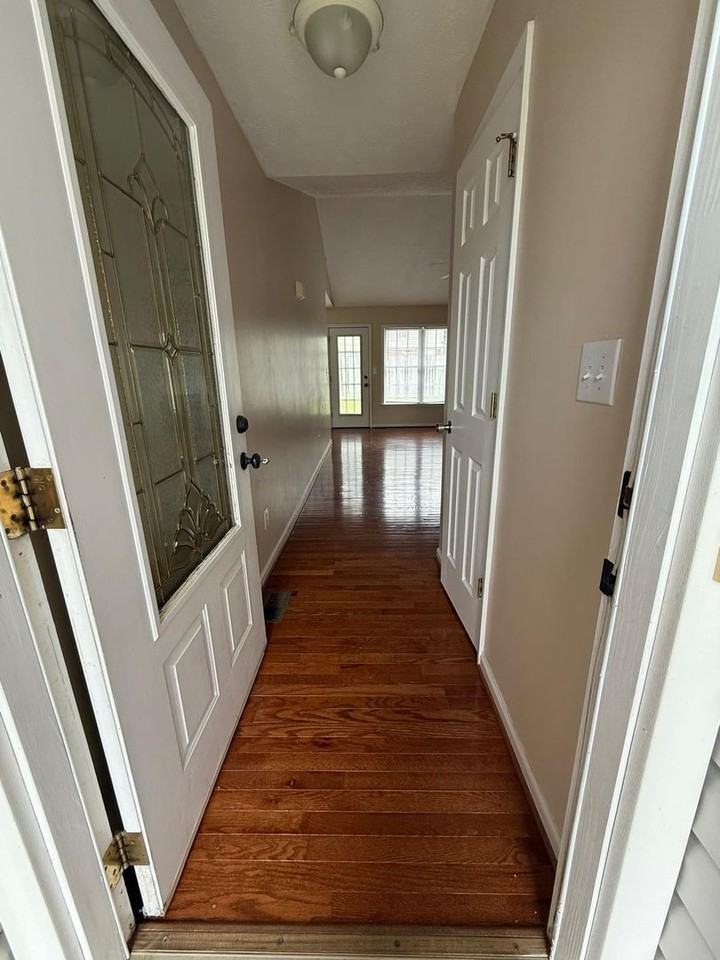 111 John Mills Ln - Photo 2 of 12