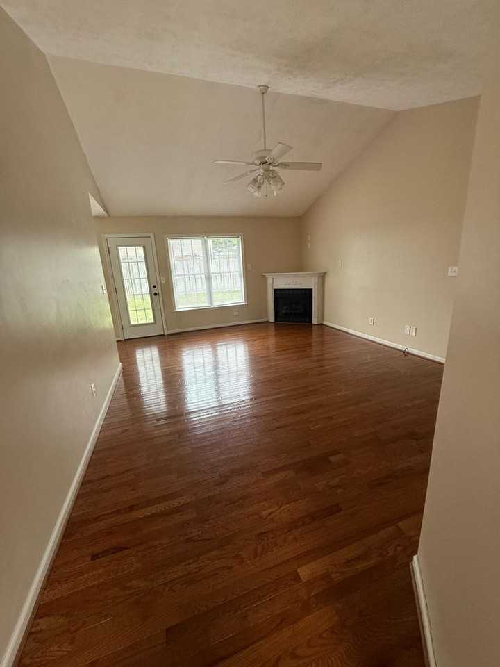 111 John Mills Ln - Photo 3 of 12