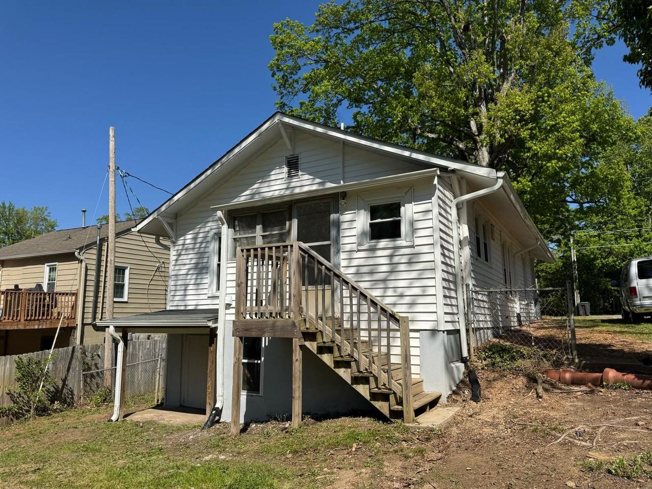 1421 N Hamilton St - Photo 2 of 13