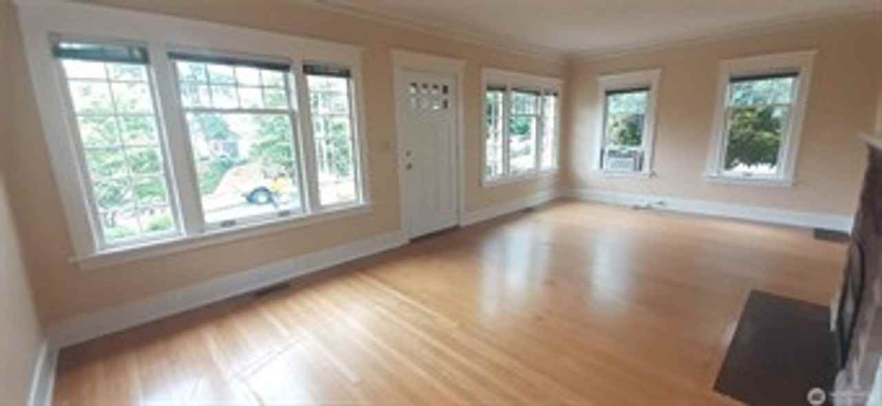 6525 2nd Ave Ne - Photo 3 of 24