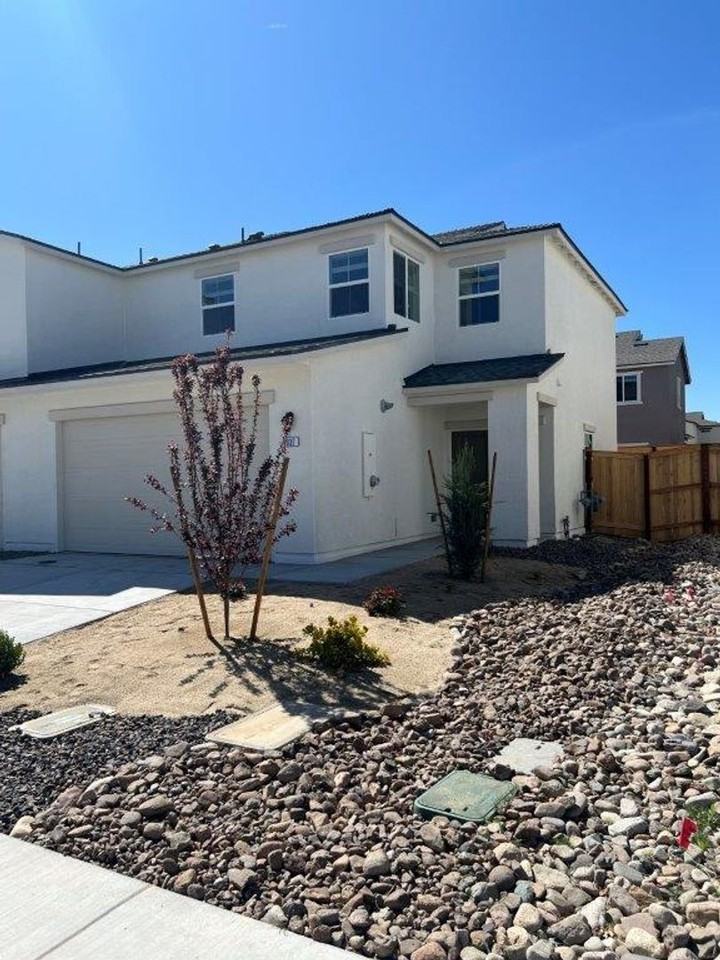 2037 Halite Dr - Photo 2 of 20