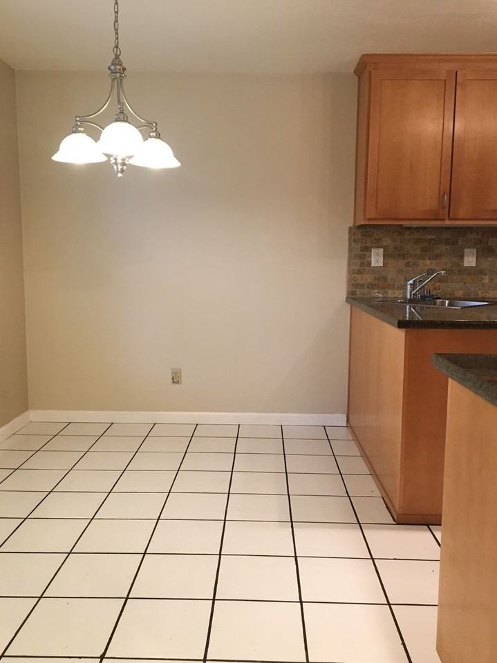 2575 Easton Way - Photo 5 of 14