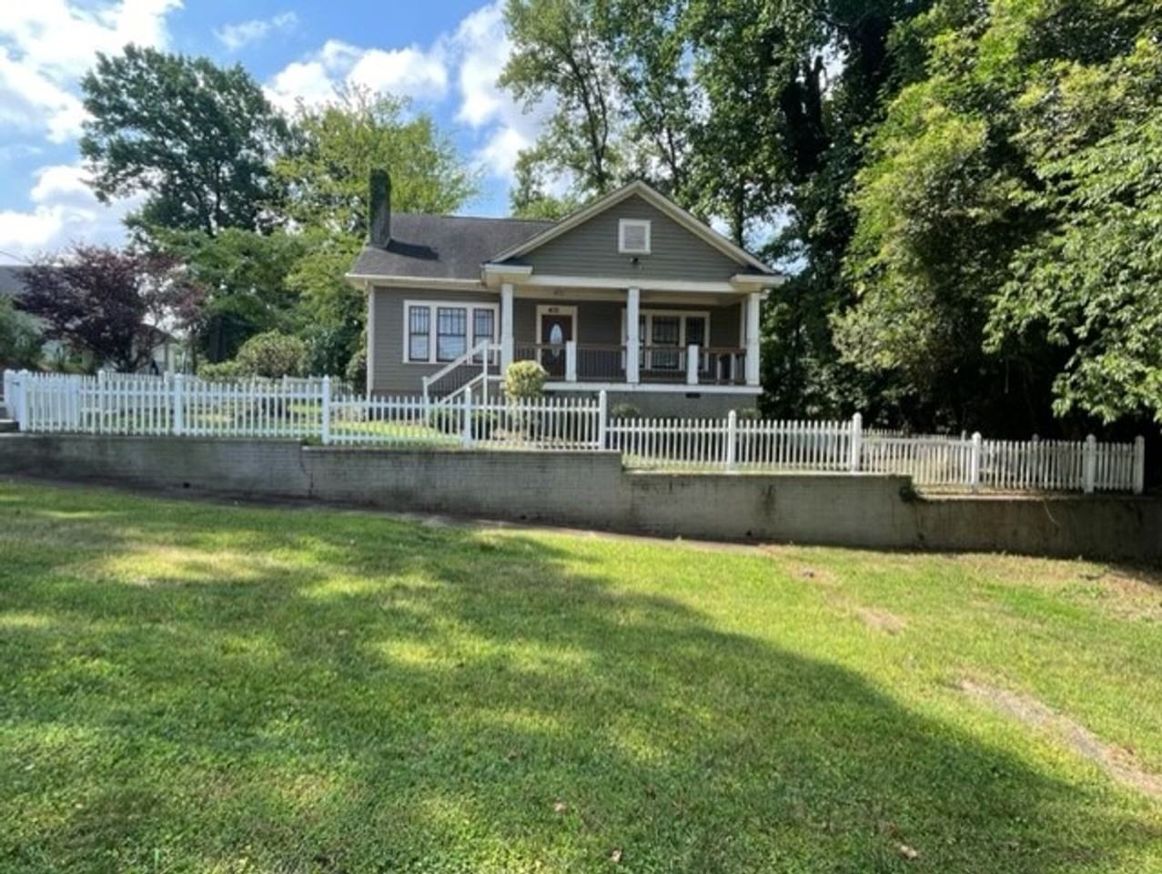 401 Wesley Heights Way - Photo 2 of 20