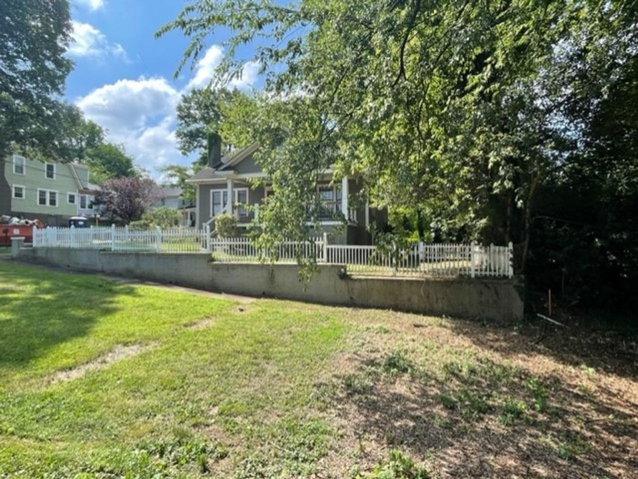 401 Wesley Heights Way - Photo 3 of 20
