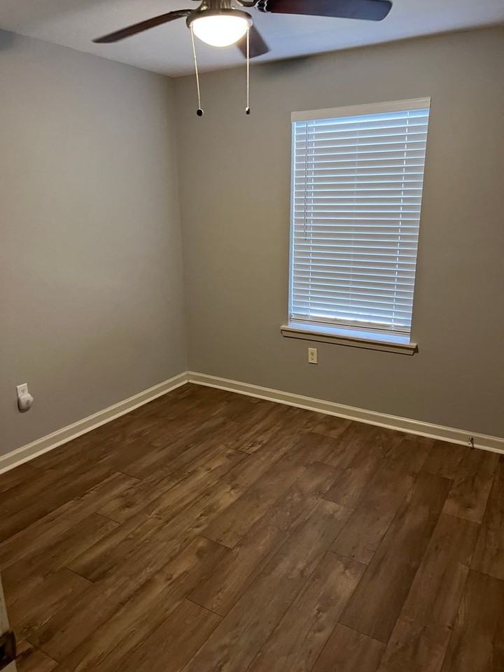 445 W Parker Blvd - Photo 2 of 7