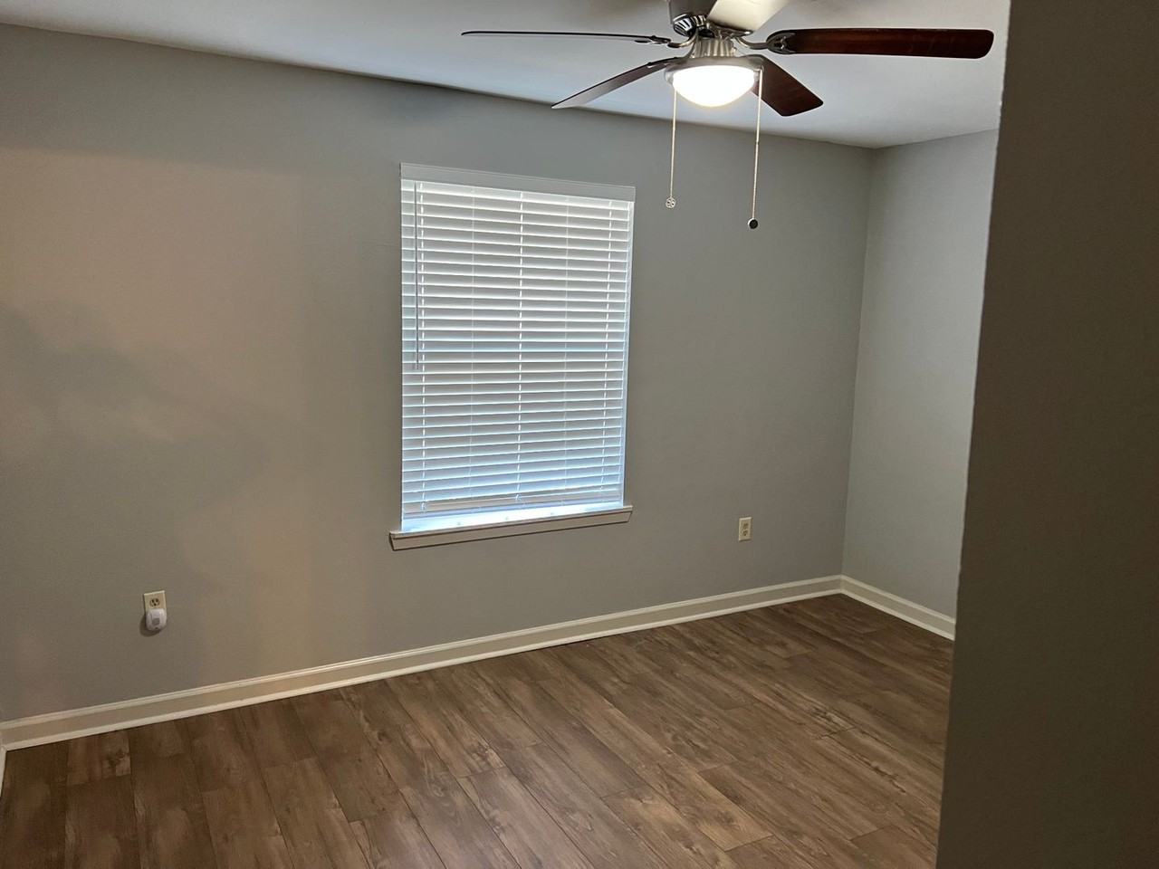 445 W Parker Blvd - Photo 4 of 7