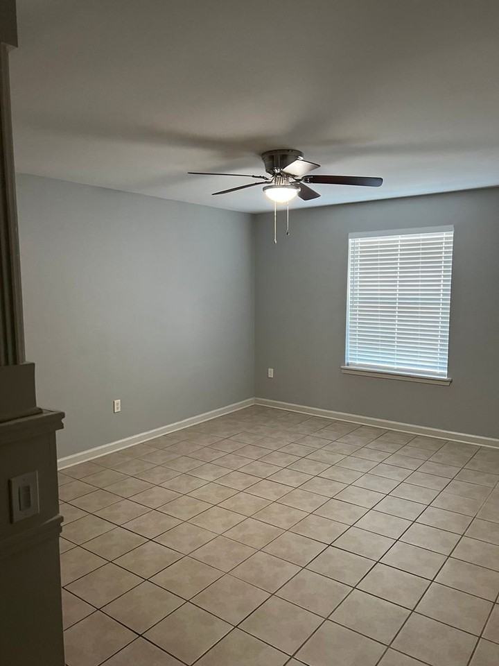 445 W Parker Blvd - Photo 5 of 7