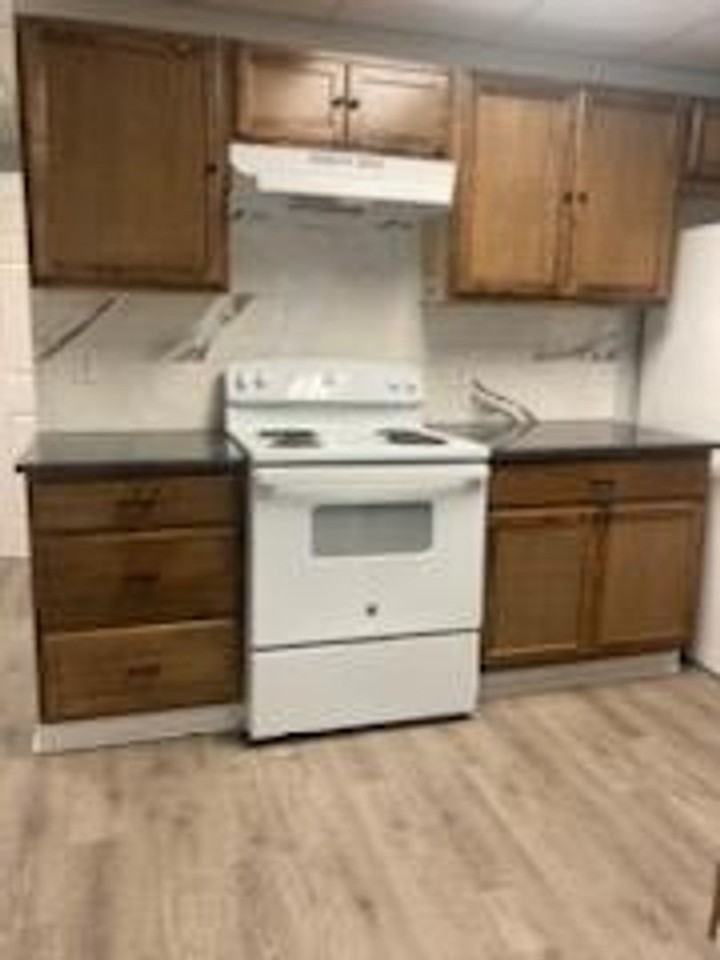 2115 Bradley Ave - Photo 3 of 12