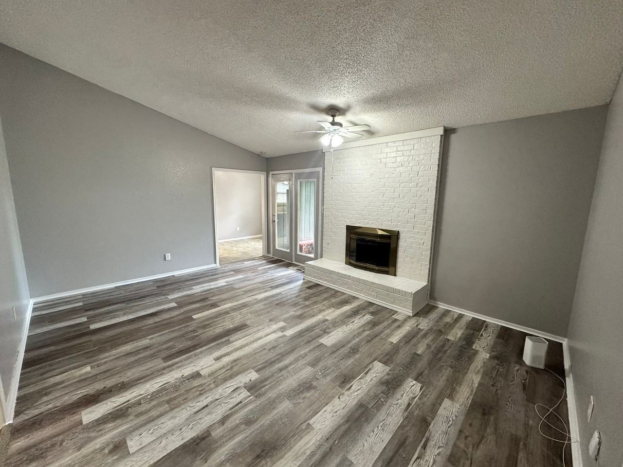 3628 Peregrine Dr - Photo 4 of 32