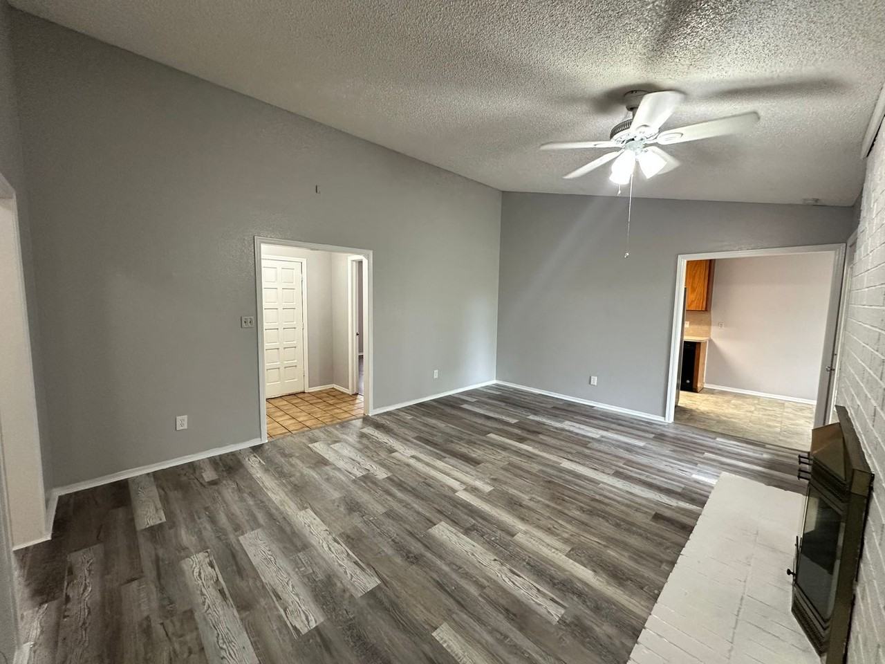 3628 Peregrine Dr - Photo 5 of 32