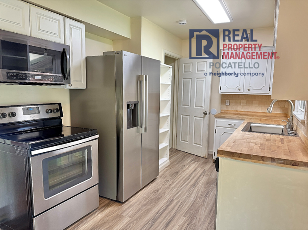 430 Moreland Ave - Photo 3 of 22