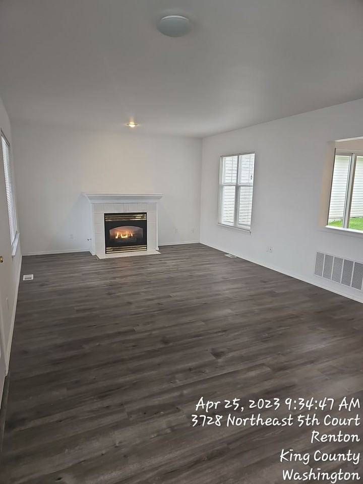 3728 Ne 5th Pl - Photo 2 of 16