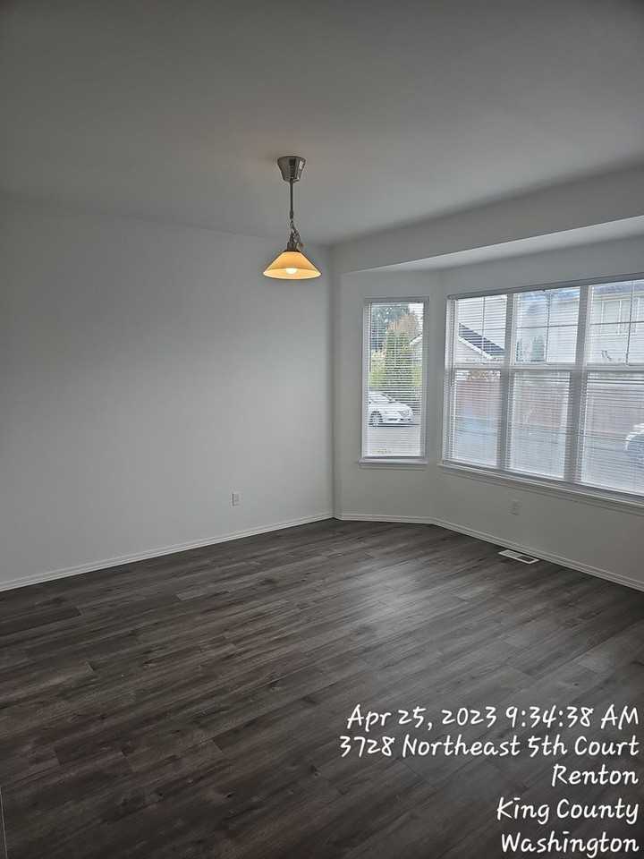 3728 Ne 5th Pl - Photo 3 of 16