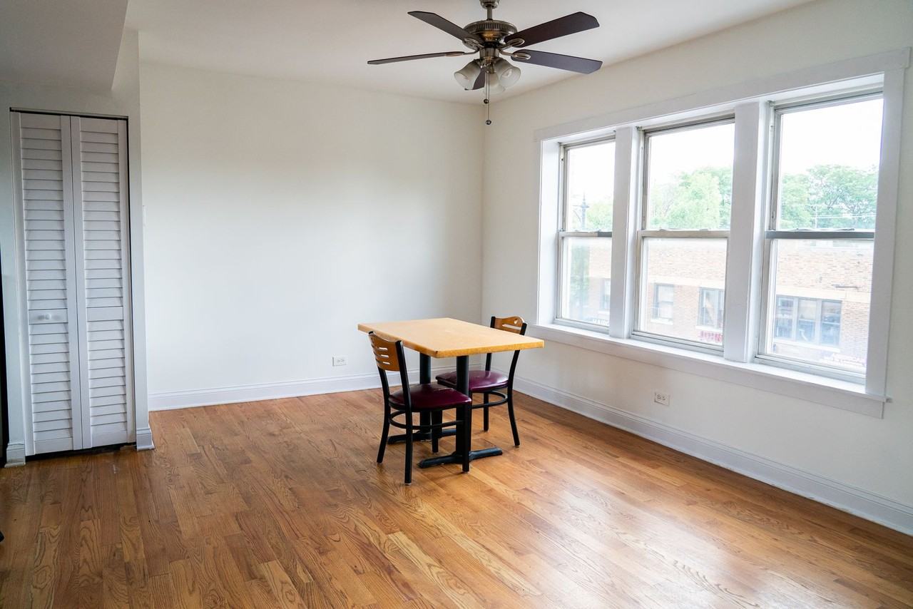3840 W Lawrence Ave #305 - Photo 3 of 12