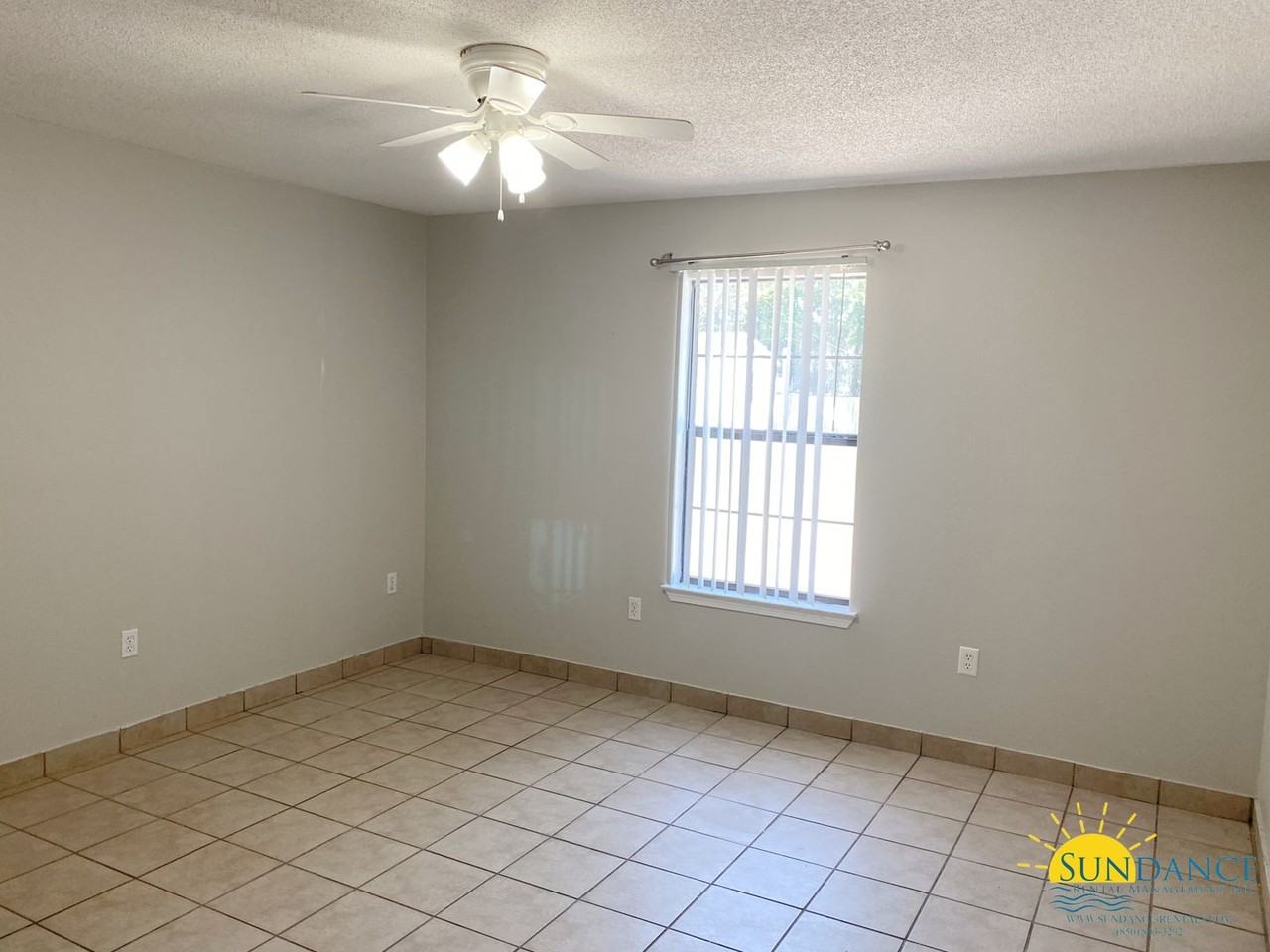 2189 Jeannie St - Photo 6 of 9