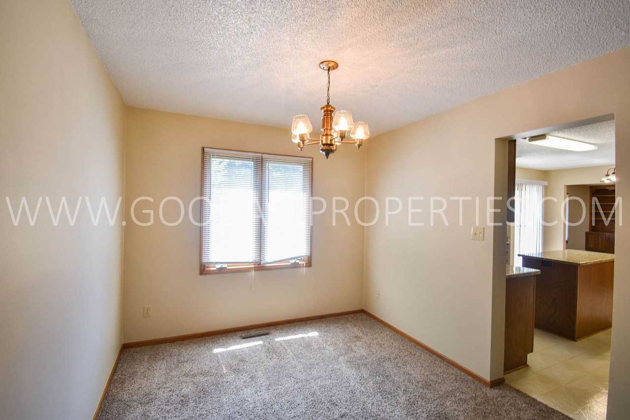 1104 Prairie View Dr - Photo 7 of 29