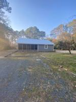 featured image of 7600 Pond Dr