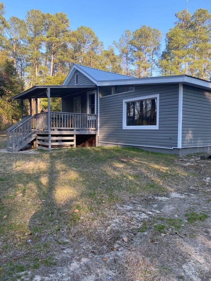 7600 Pond Dr - Photo 2 of 12