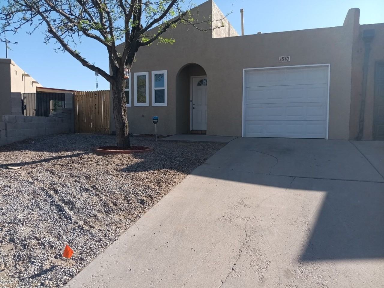 547 Adrian St Sw - Photo 2 of 14