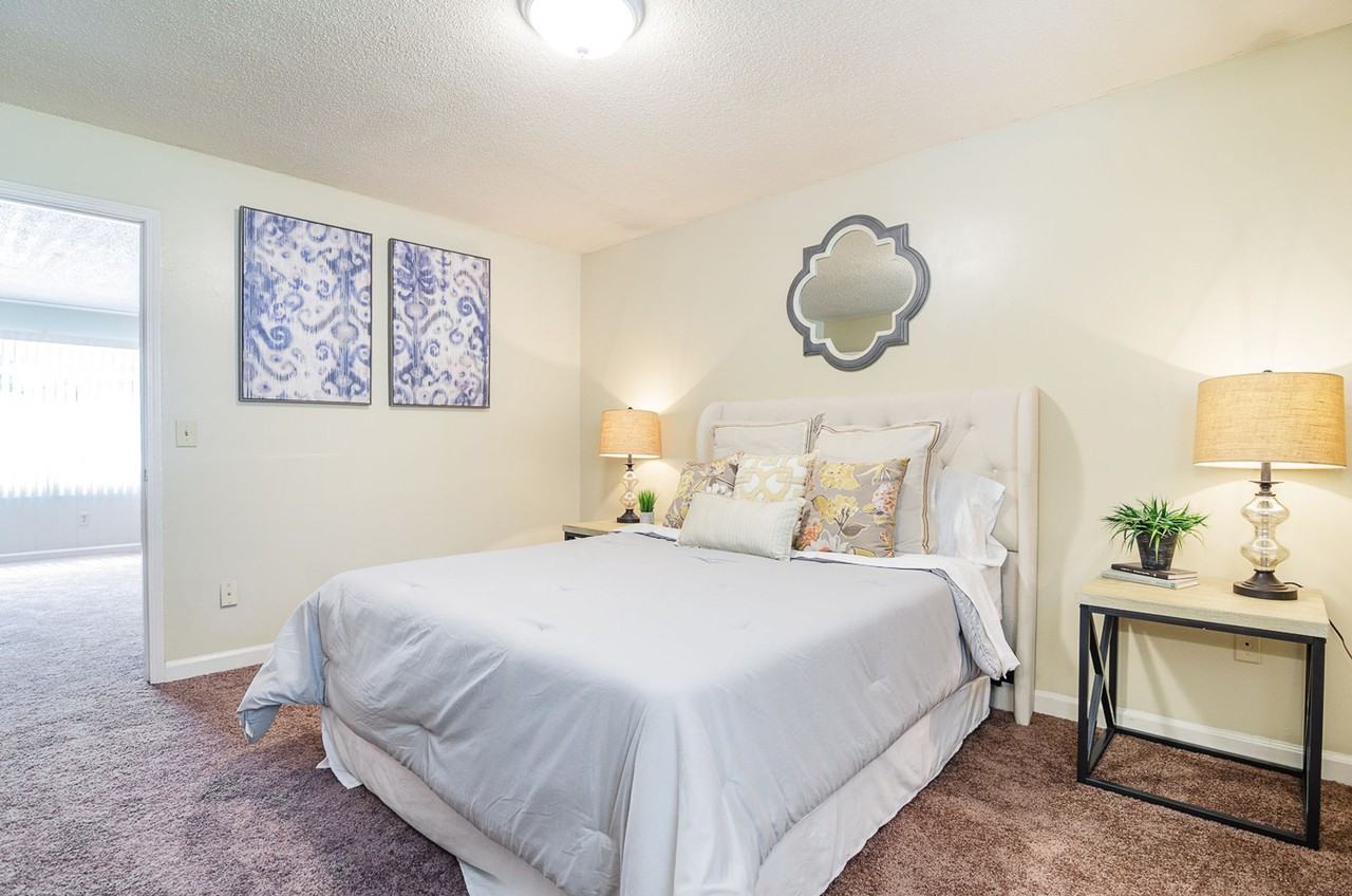 Willow Lake Apartments - Photo 7 of 11